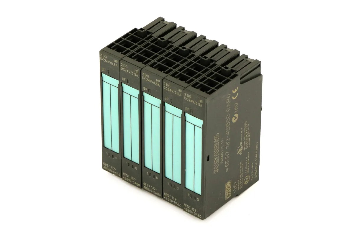 6ES7132-4BB30-0AB0 Siemens